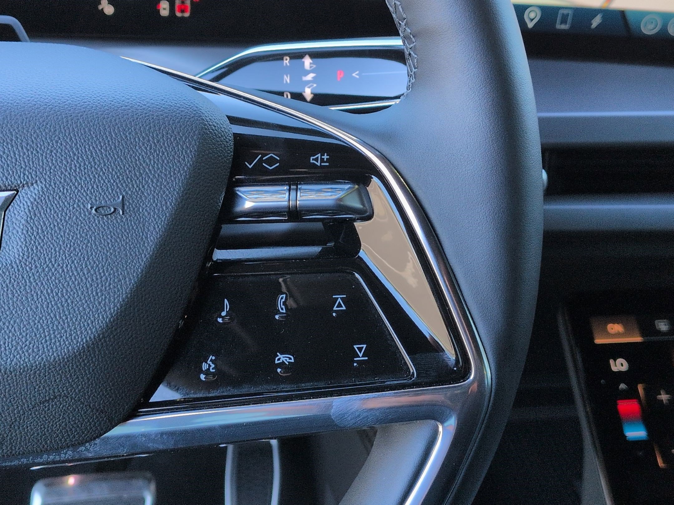 Used 2026 Cadillac Vistiq Sport image 19