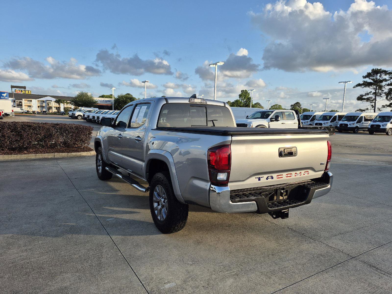 Used 2019 Toyota Tacoma SR5 RWD image 14