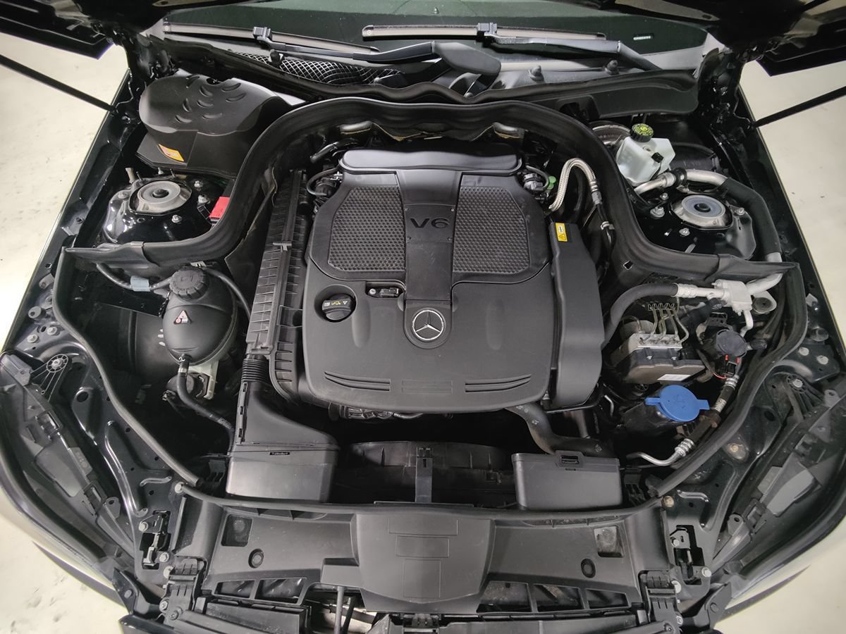Used 2014 Mercedes-Benz E 350 4MATIC Wagon image 4