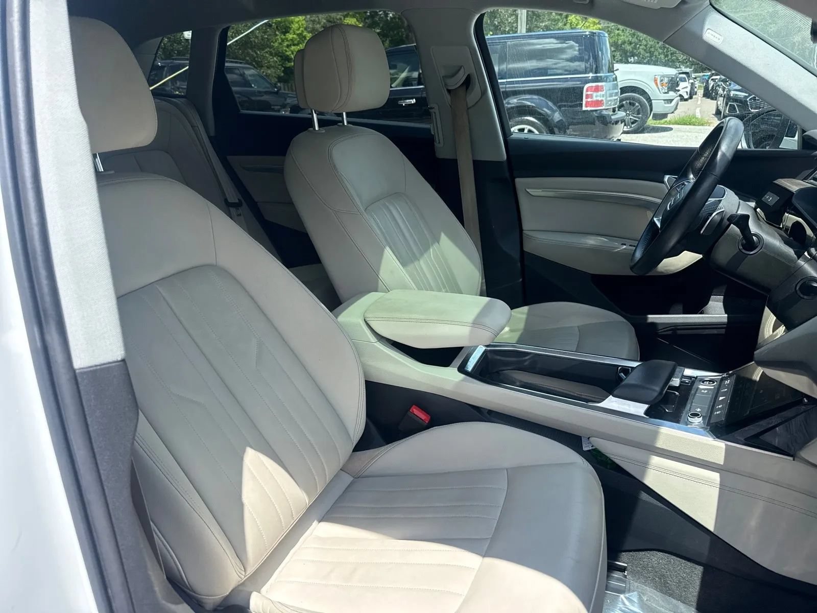 Used 2021 Audi e-tron Premium w/ Convenience Plus Package AWD/4WD image 16