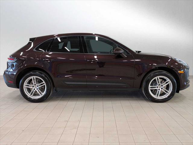 Used 2025 Porsche Macan AWD/4WD image 6