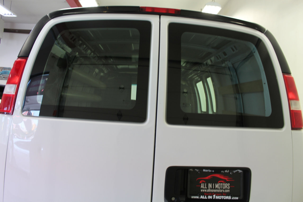 Used 2018 Chevrolet Express 2500 RWD 2500 135 w/ Driver Convenience Package image 5