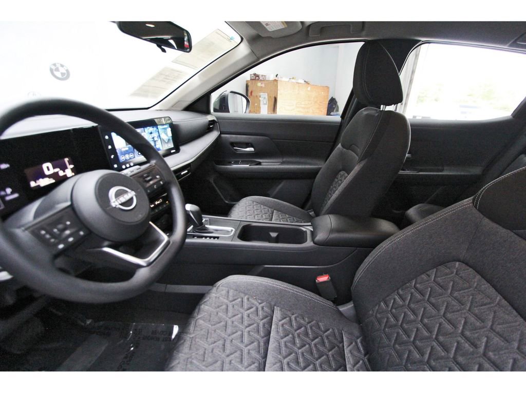 Used 2026 Nissan Kicks SV FWD image 12