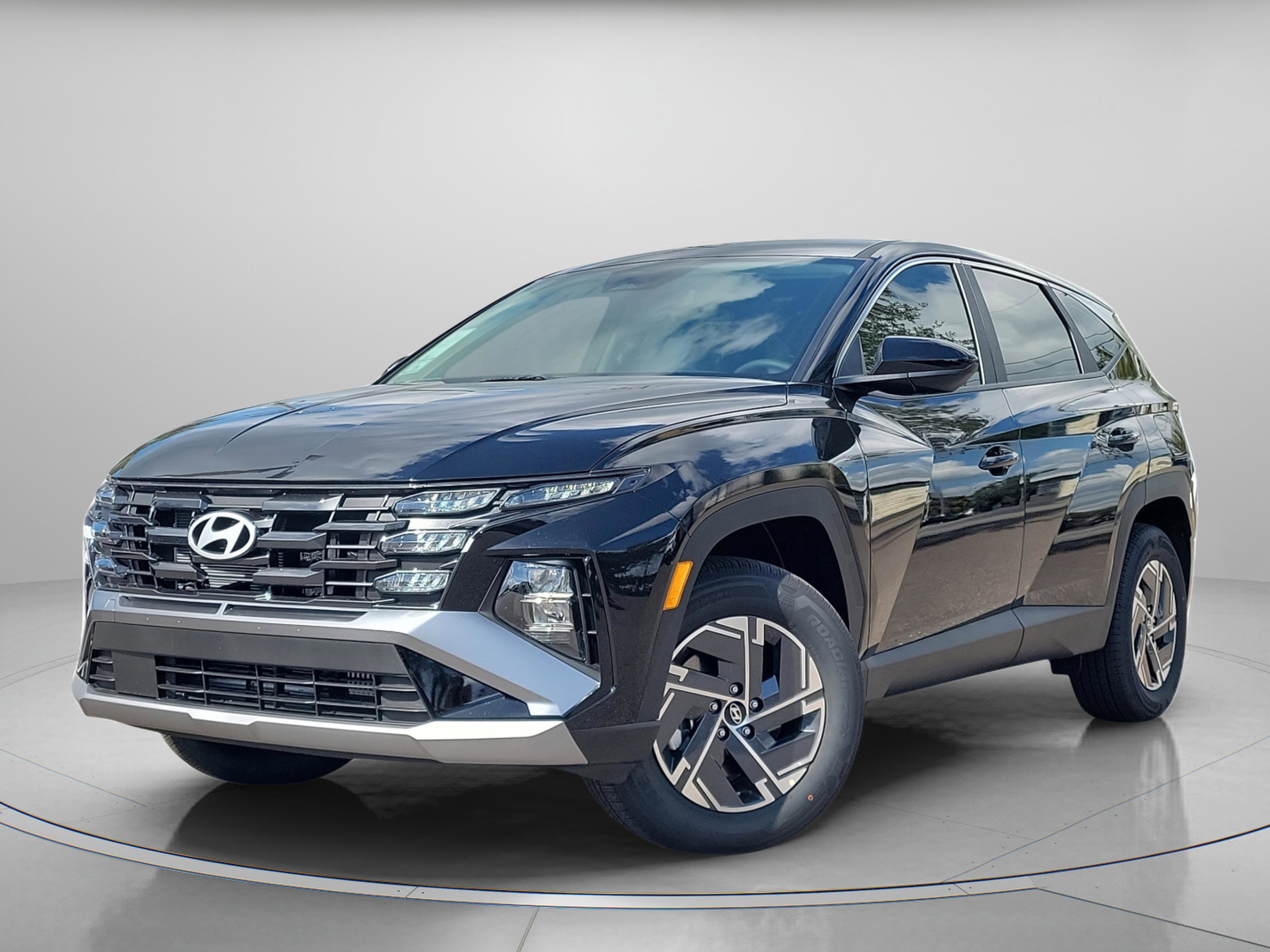 New 2026 Hyundai Tucson Blue SE image 2