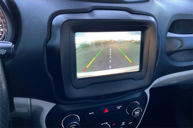 Used 2019 Jeep Renegade Latitude w/ Popular Equipment Group image 23