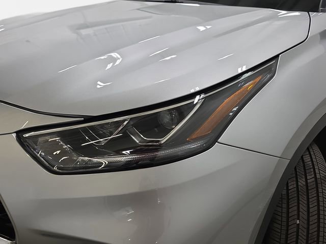 Certified 2025 Toyota Highlander Limited image 26