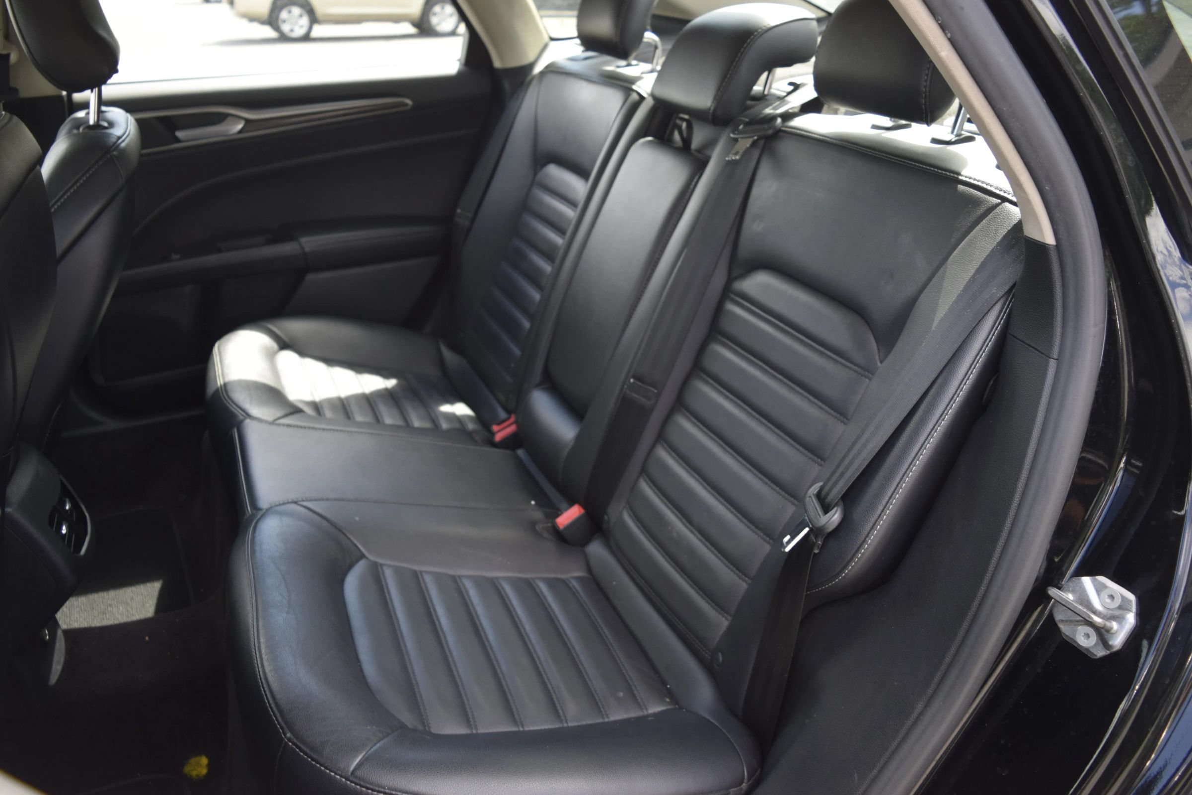 Used 2017 Ford Fusion SE w/ Fusion SE Technology Package AWD/4WD image 8