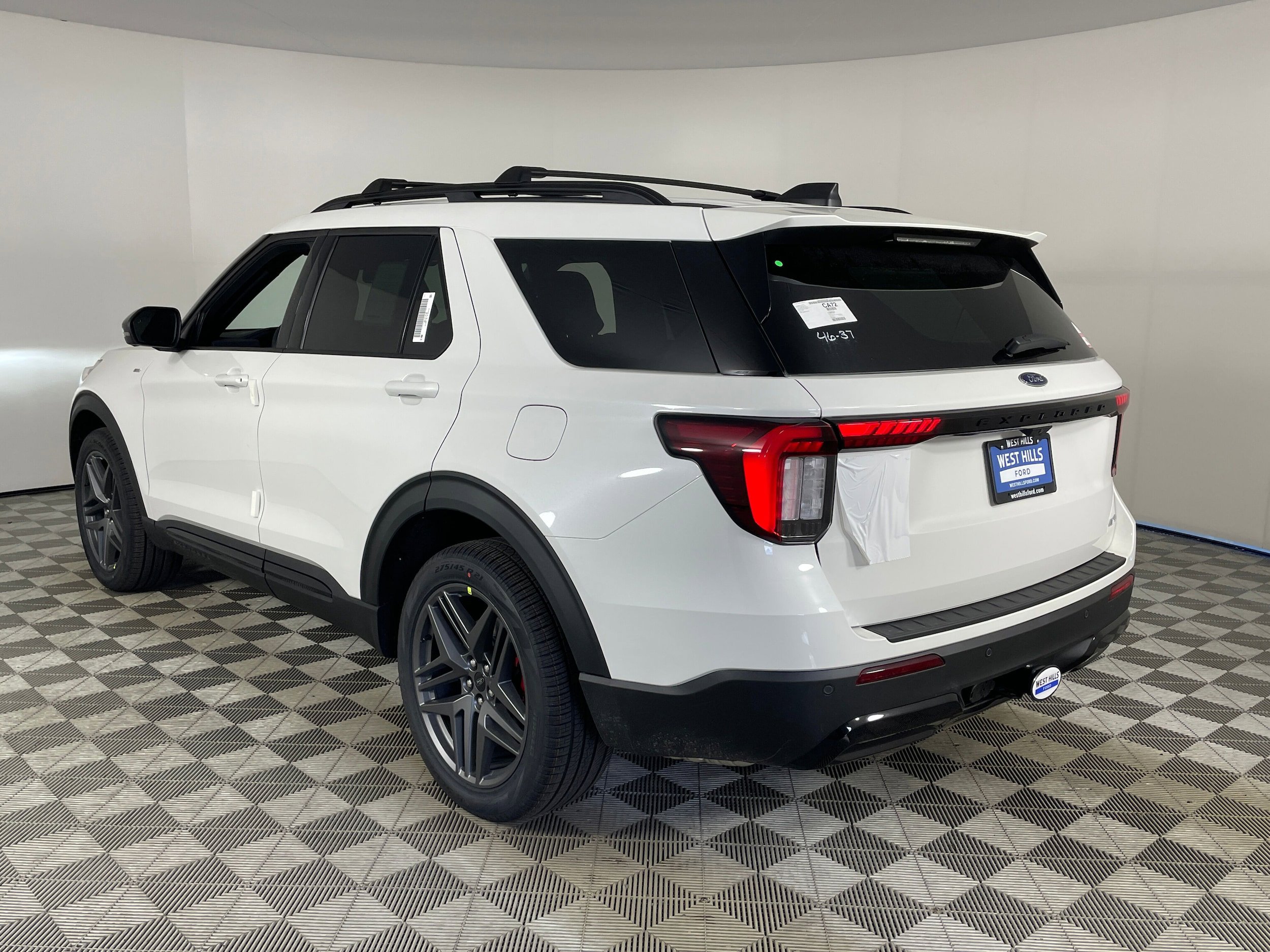 New 2026 Ford Explorer ST-Line w/ ST-Line Street Pack image 5