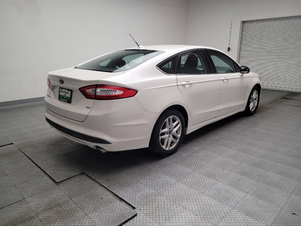 Used 2016 Ford Fusion SE FWD image 9
