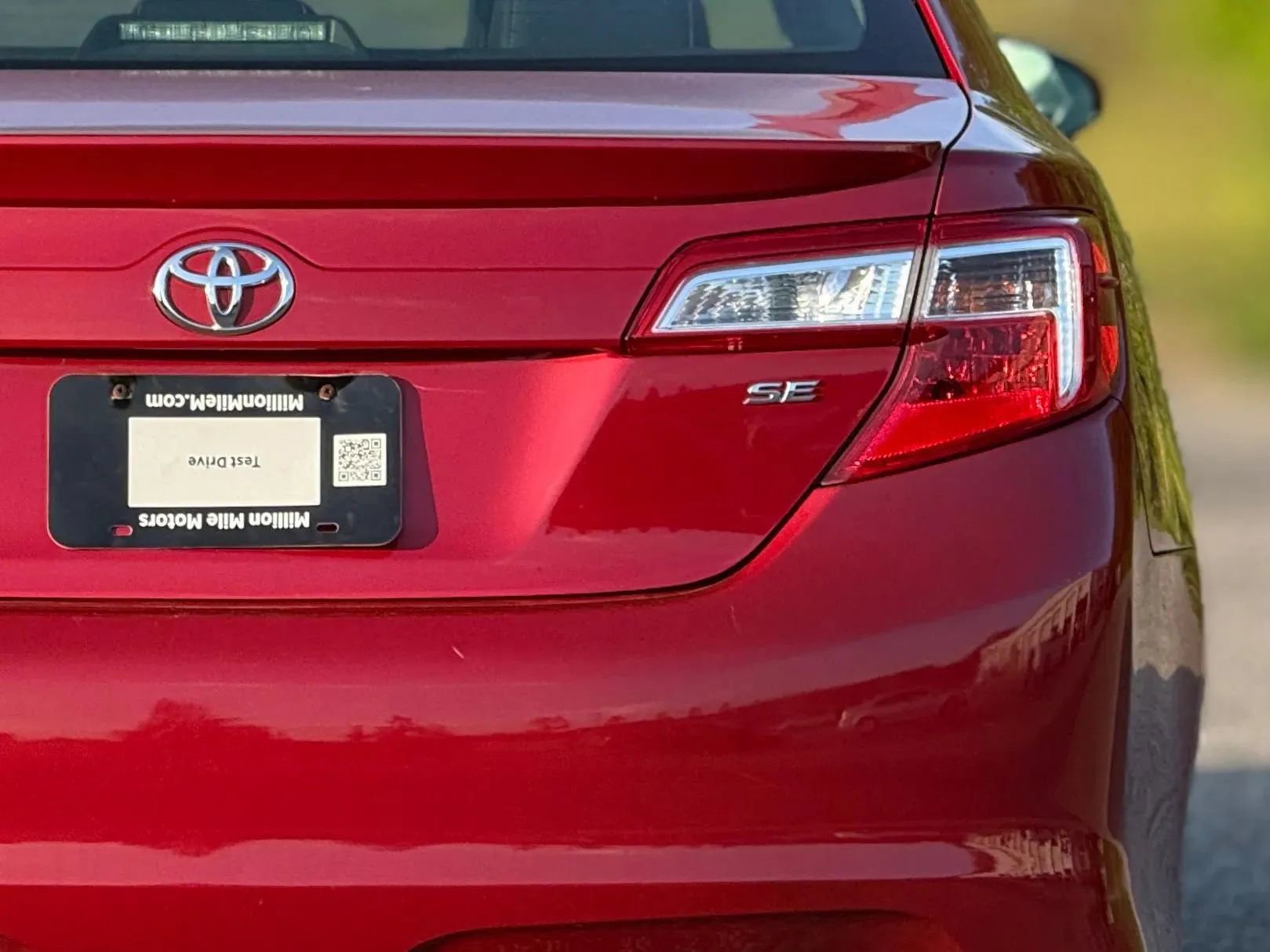 Used 2014 Toyota Camry SE FWD image 14