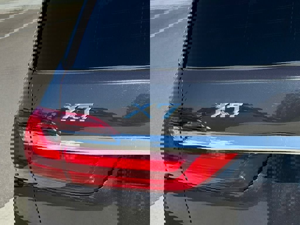 Used 2021 BMW X7 xDrive40i w/ Premium Package image 45