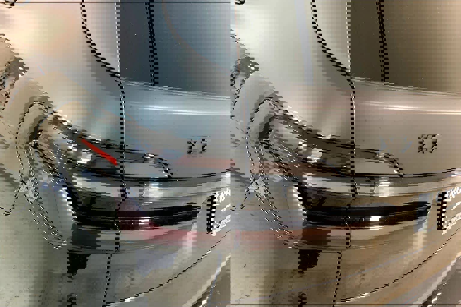 Used 2024 BMW X7 M60i w/ Executive Package image 29