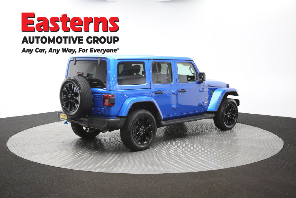 Used 2024 Jeep Wrangler Unlimited Sahara w/ Technology Group AWD/4WD image 43