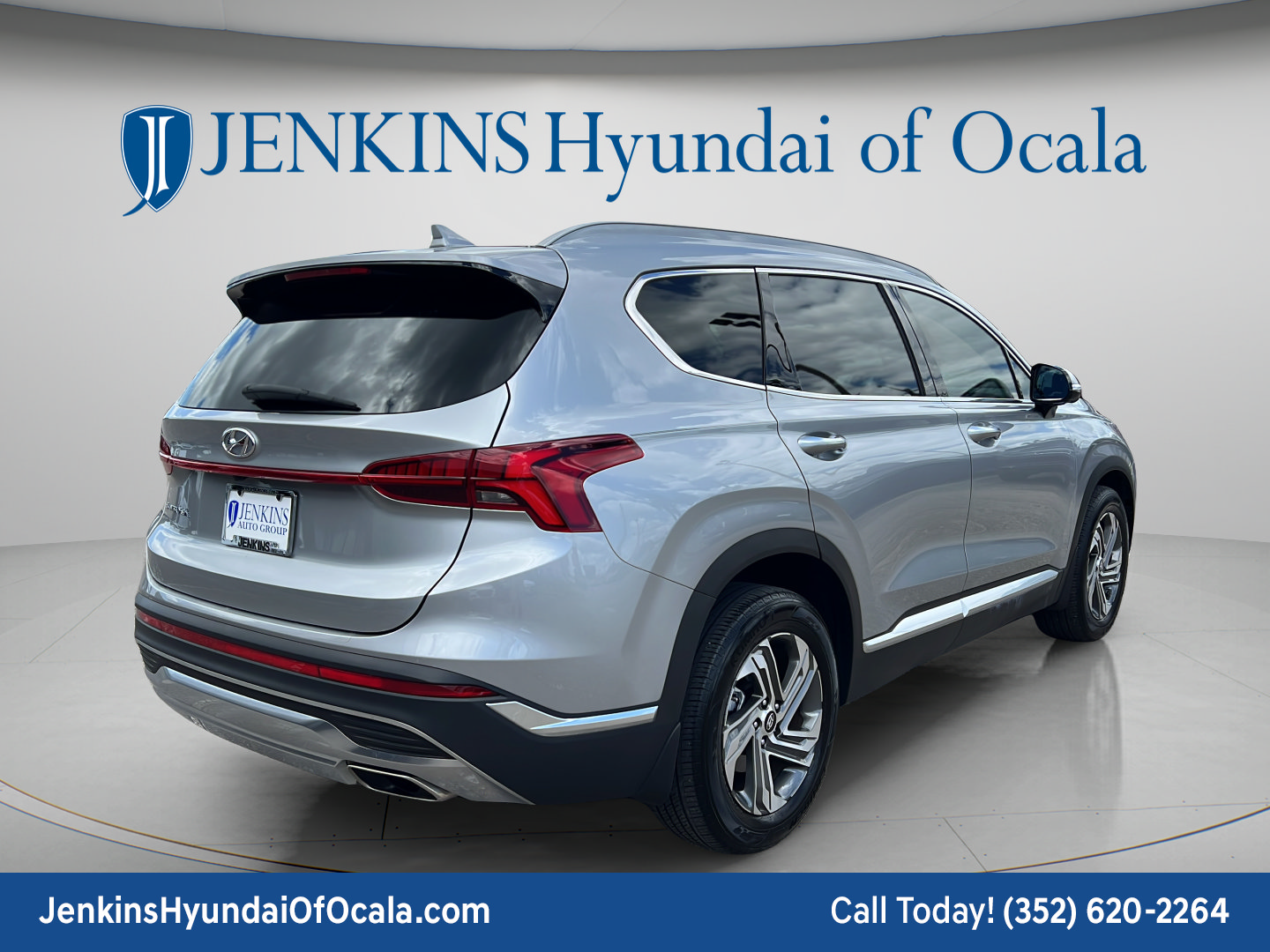 Certified 2023 Hyundai Santa Fe SEL w/ Premium Package FWD image 3