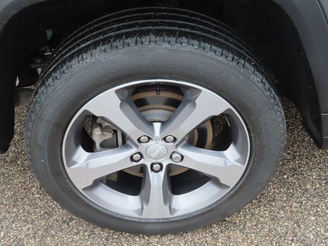 Used 2023 Jeep Grand Cherokee L Limited AWD/4WD image 14