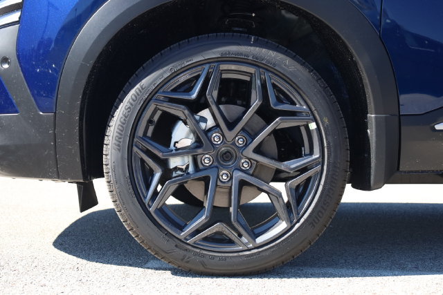 New 2027 Nissan Kicks SR w/ SR Premium Package FWD image 8