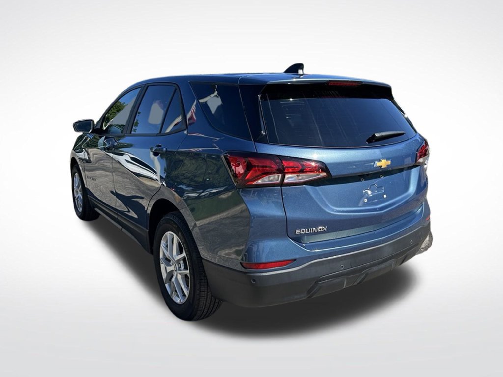 Certified 2024 Chevrolet Equinox LS w/ LS Convenience Package FWD image 3