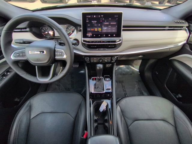 Certified 2023 Jeep Compass Limited w/ Sun and Sound Group AWD/4WD image 17