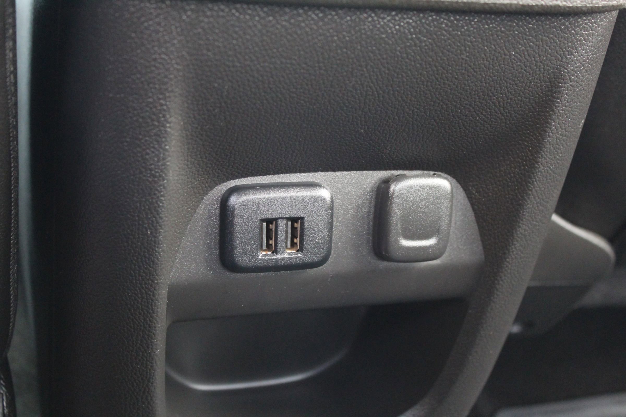 Used 2015 Chevrolet Colorado LT w/ Luxury Package image 22