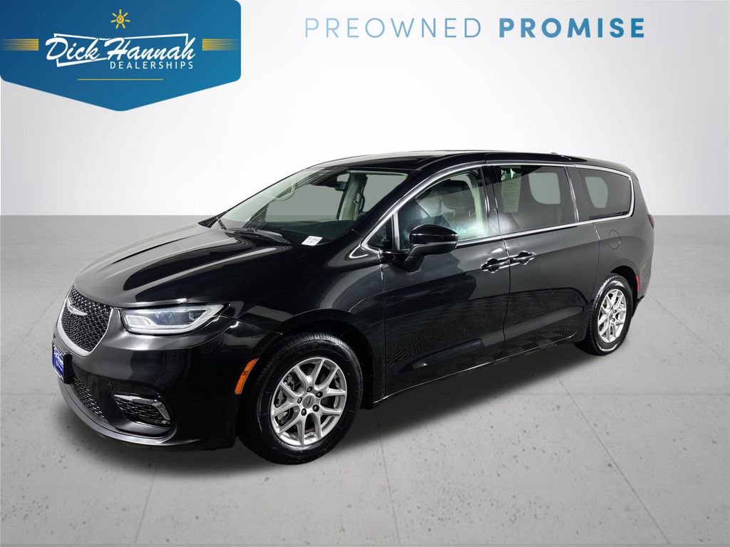 Used 2023 Chrysler Pacifica Touring-L