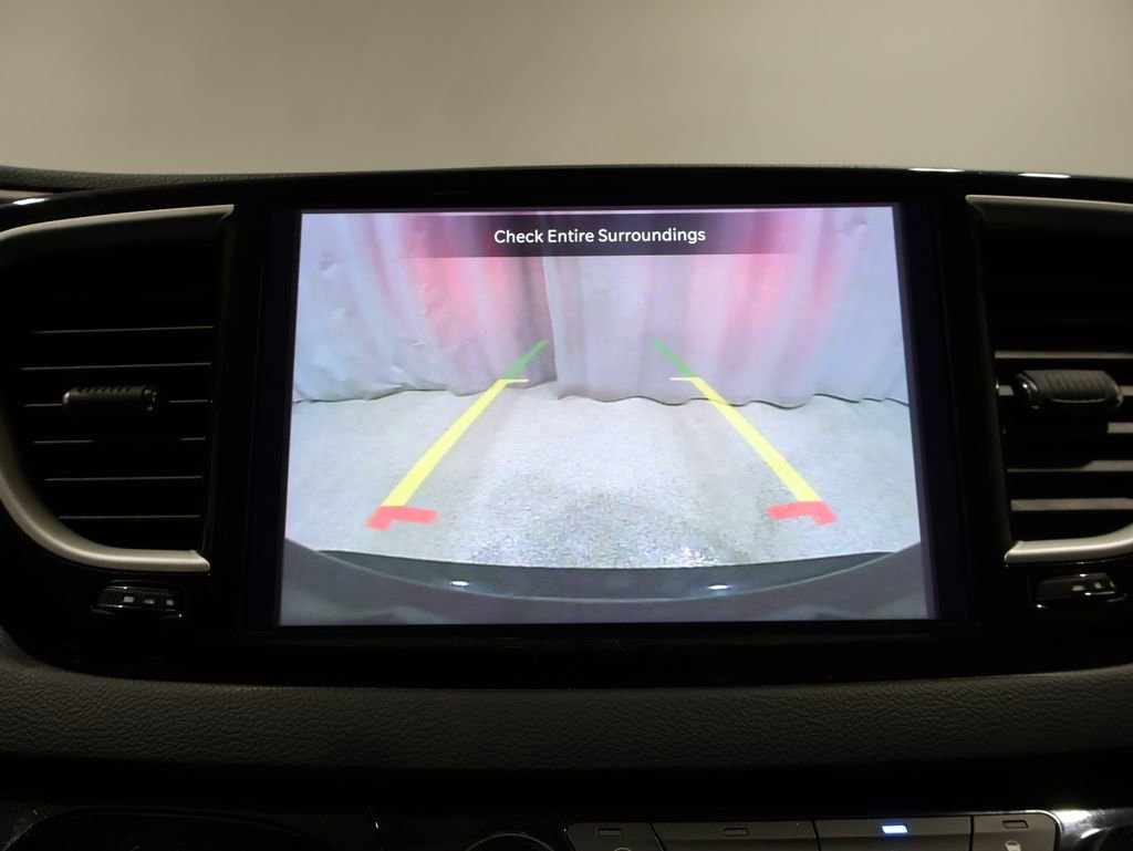 Used 2023 Chrysler Pacifica Touring-L image 26