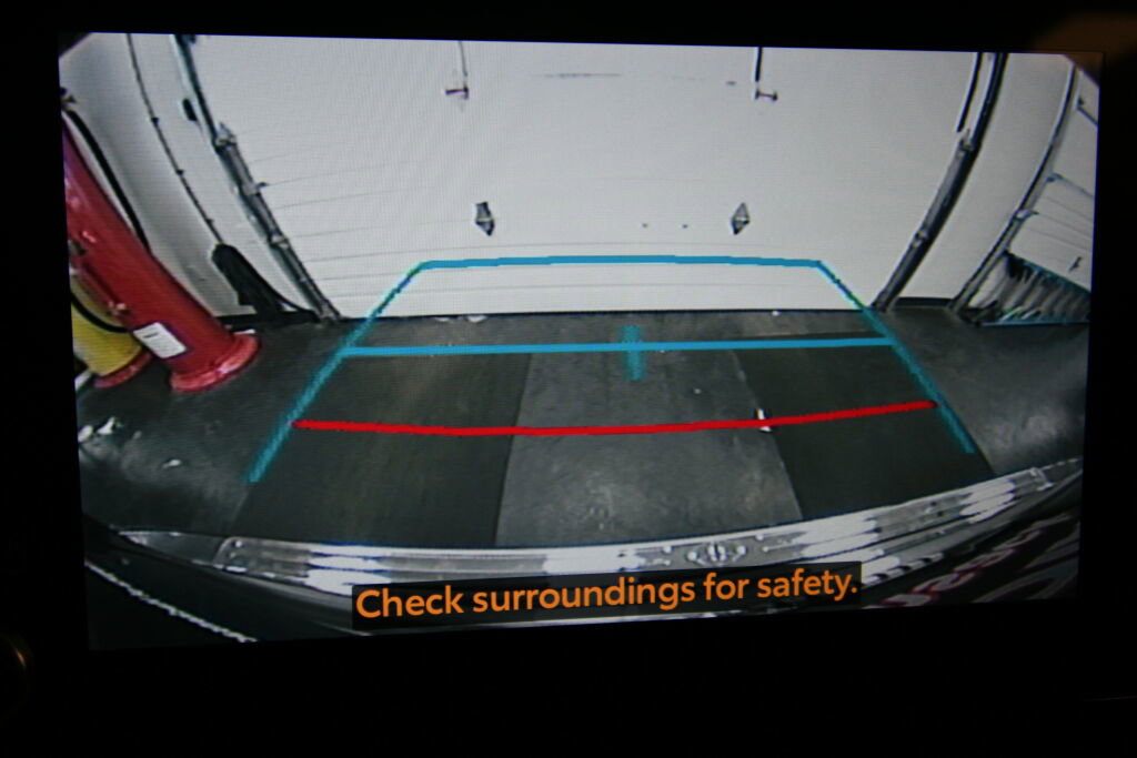 Used 2023 Toyota Highlander XLE image 18