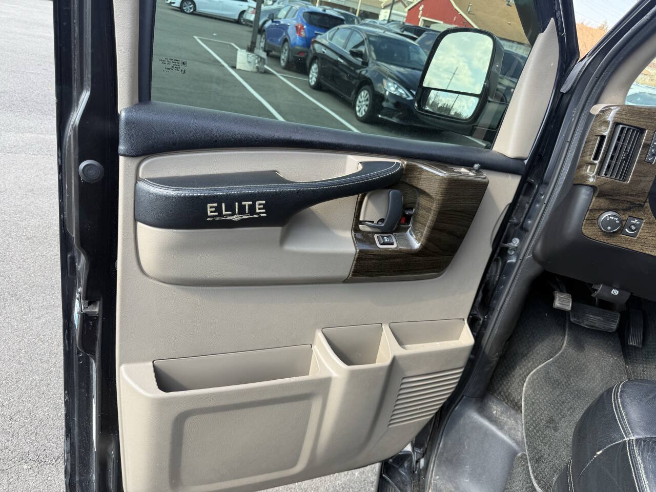 Used 2014 GMC Savana 2500 Extended RWD image 22
