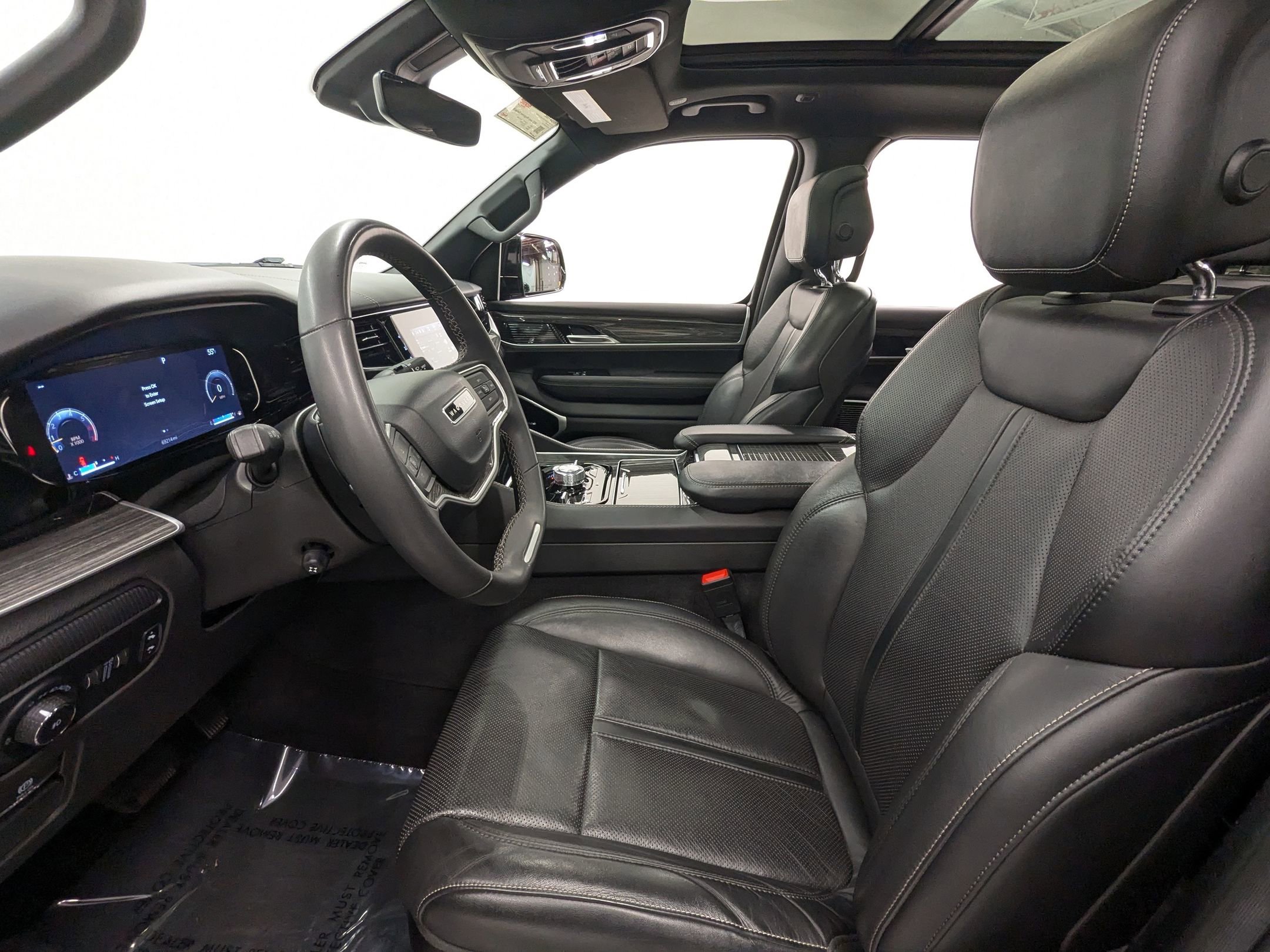 Used 2022 Jeep Wagoneer Series III w/ Premium Group I image 4