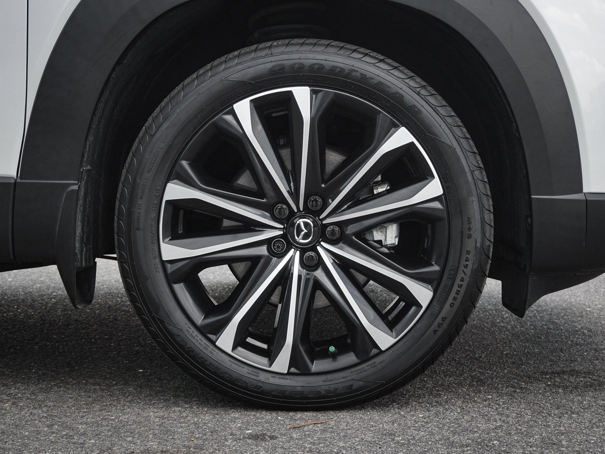 Used 2025 MAZDA CX-50 AWD 2.5 Turbo w/ Premium Pkg image 13