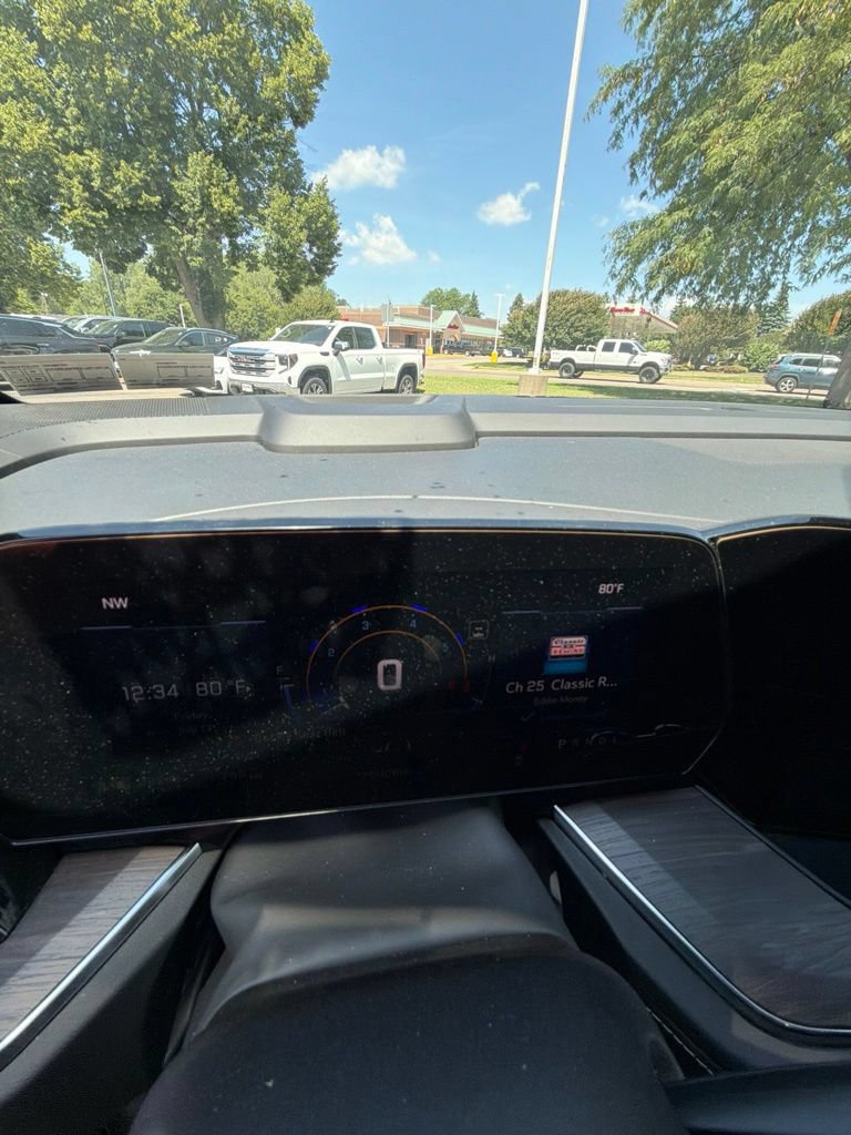 Used 2025 Chevrolet Suburban Premier AWD/4WD image 20