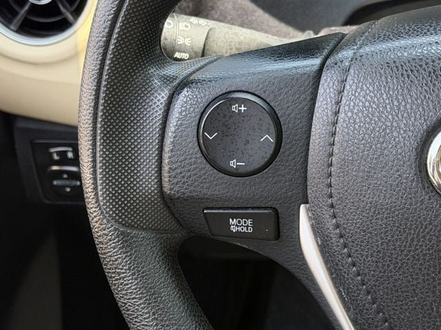 Used 2017 Toyota Corolla LE FWD image 14