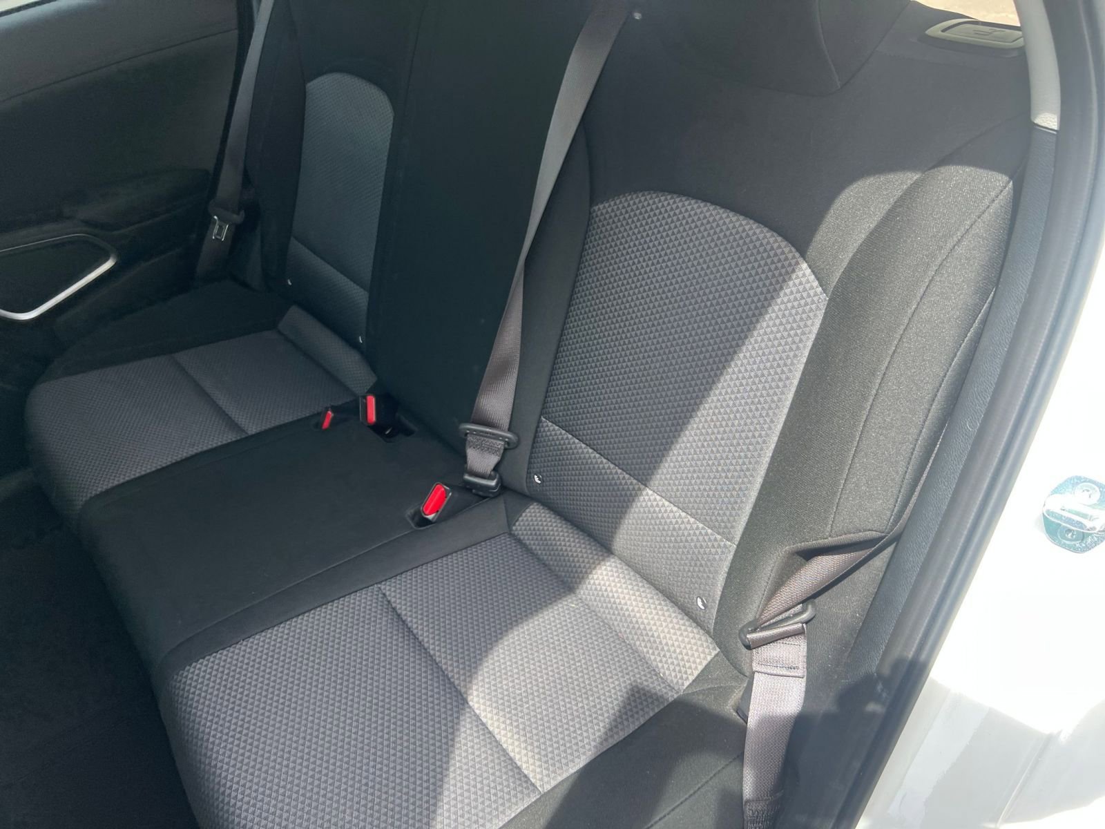 Used 2025 Kia Soul LX w/ LX Technology Package FWD image 32