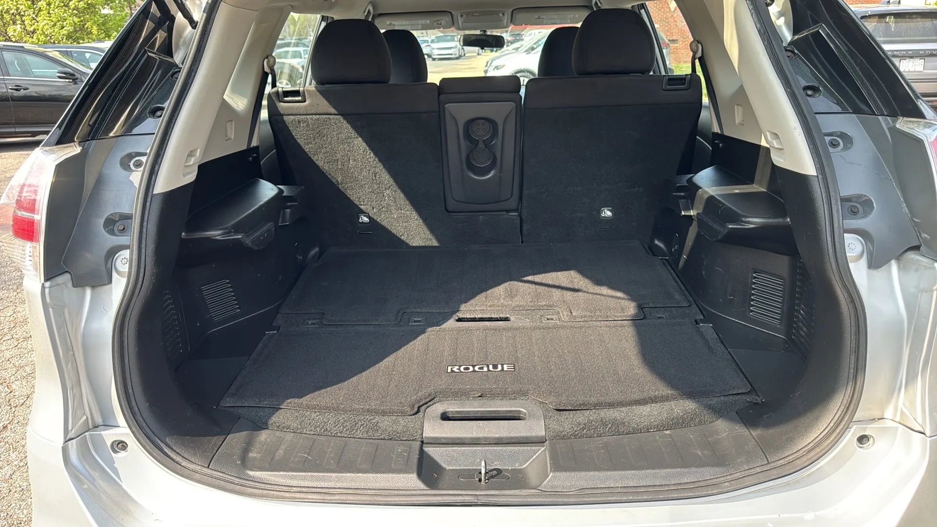 Used 2015 Nissan Rogue S image 14