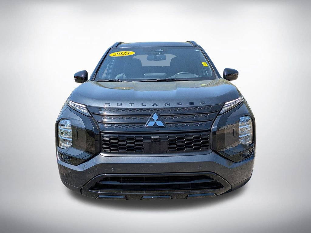 Used 2025 Mitsubishi Outlander SEL image 9