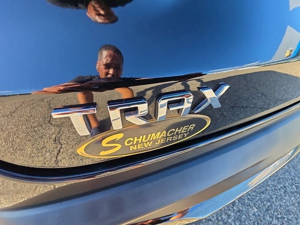 Used 2024 Chevrolet Trax ACTIV w/ Sunroof Package FWD image 36