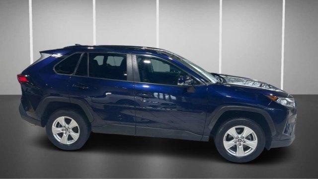 Used 2020 Toyota RAV4 XLE w/ Convenience Package image 6