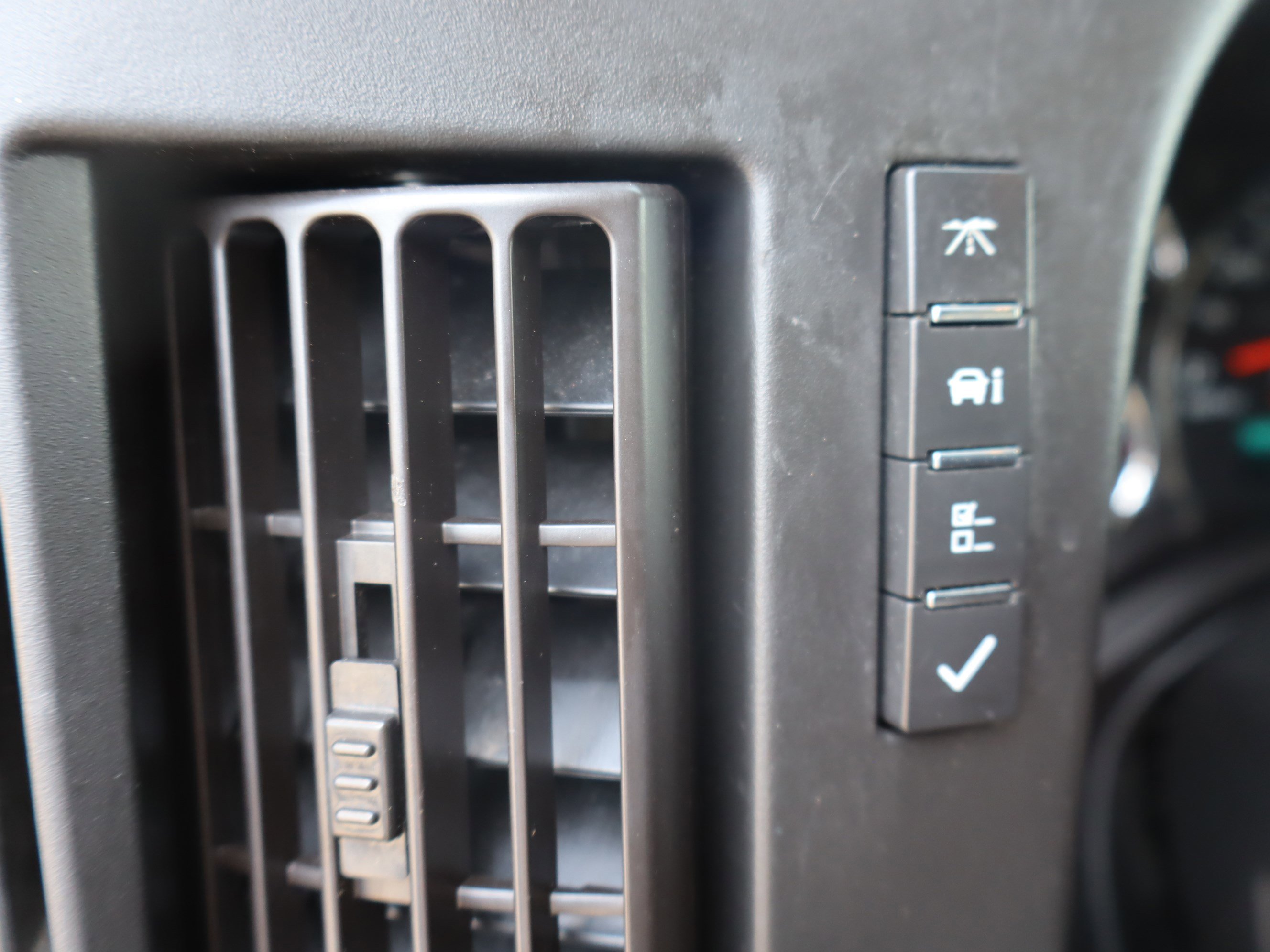 Used 2019 Chevrolet Express 3500 w/ Power Convenience Package image 18