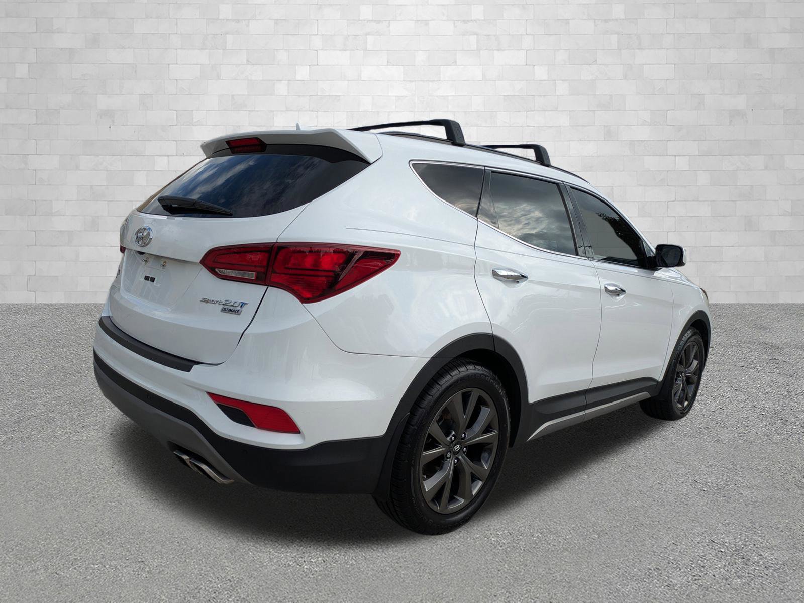 Used 2018 Hyundai Santa Fe Sport w/ 2.0T Ultimate Tech Package 05 FWD image 2
