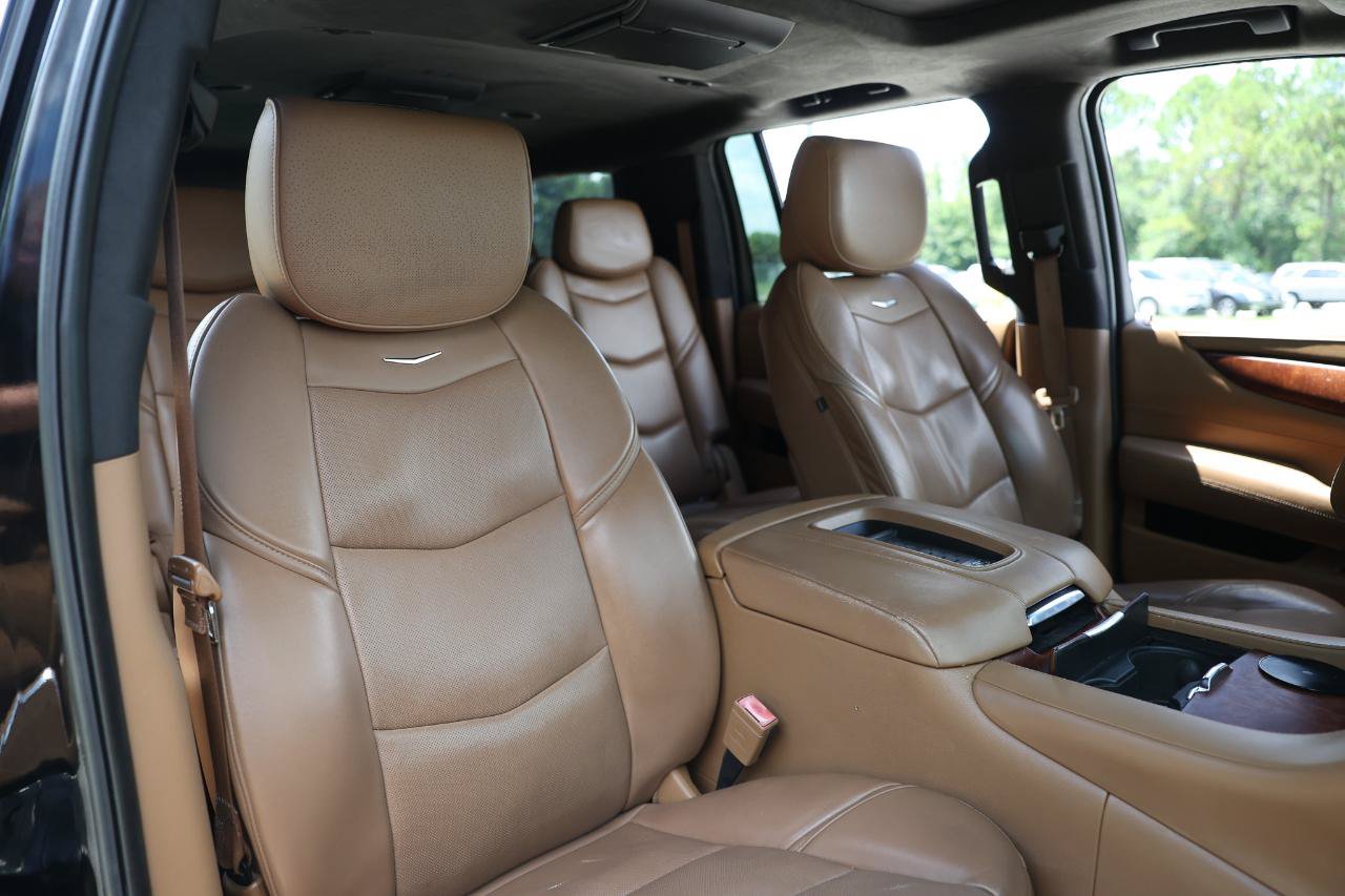 Used 2017 Cadillac Escalade ESV Platinum RWD image 18