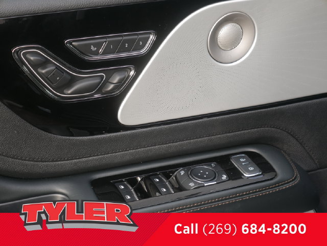 Used 2025 Lincoln Aviator Reserve w/ Equipment Group 201A AWD/4WD image 19