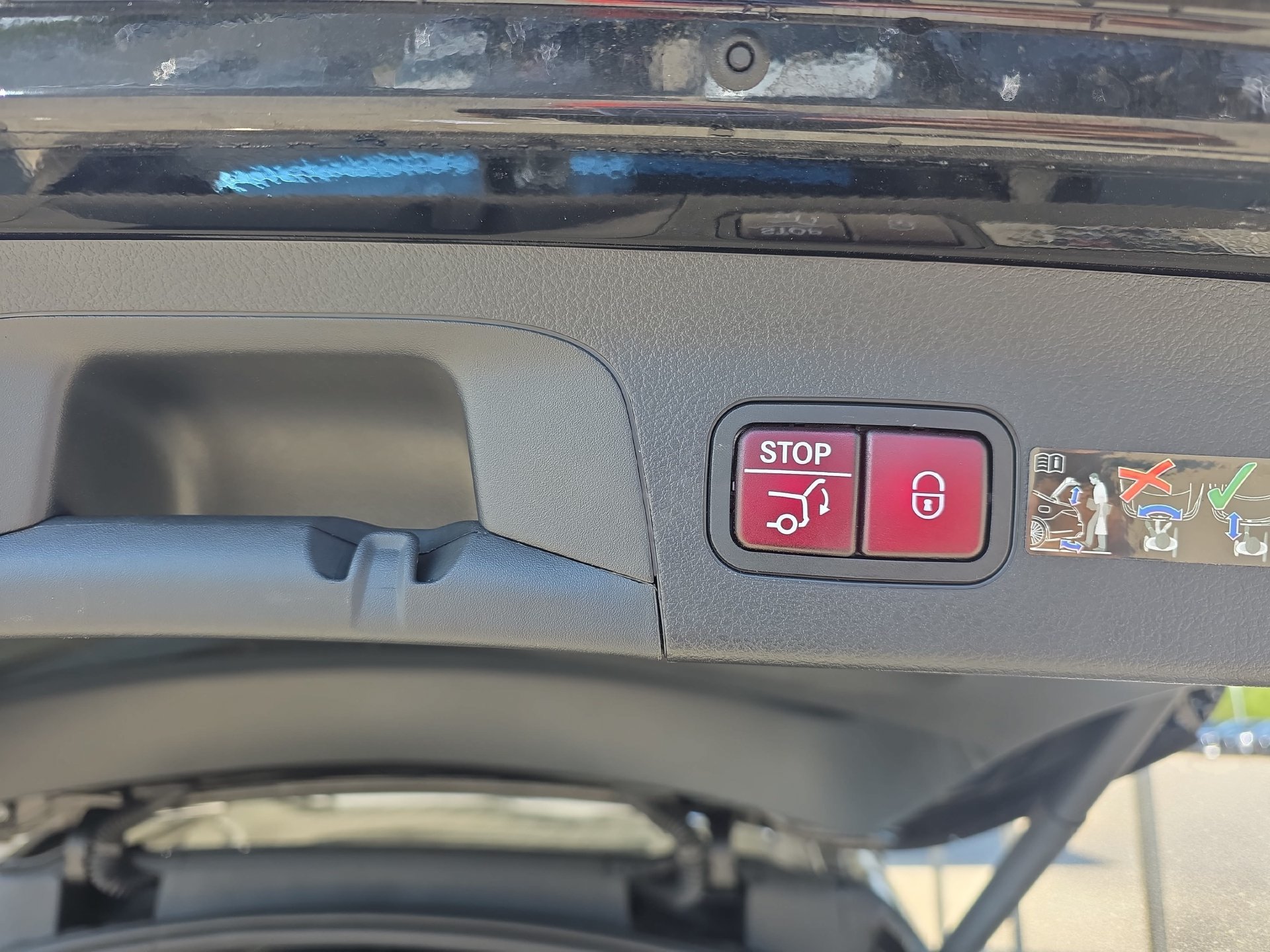 Used 2025 Mercedes-Benz GLS 580 4MATIC image 13