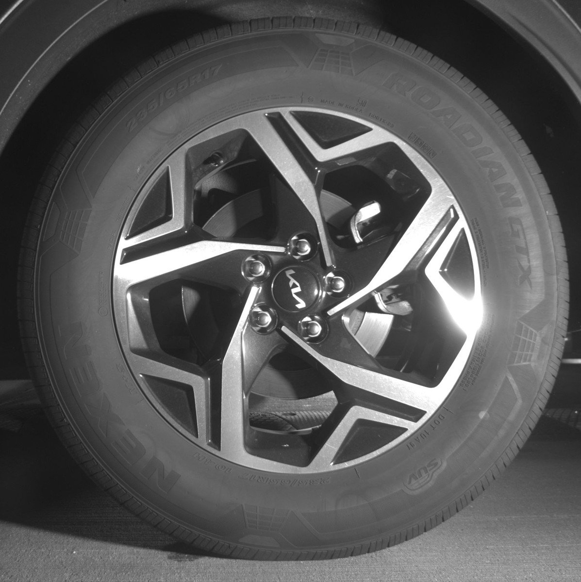 Used 2024 Kia Sportage LX image 14