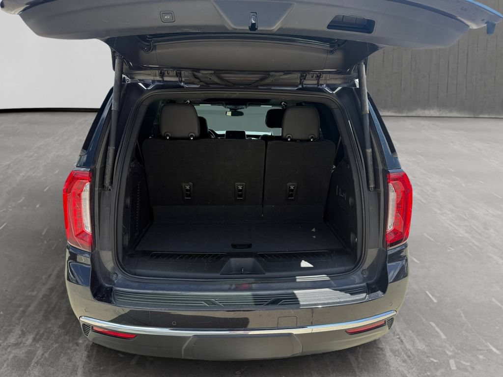 Used 2023 GMC Yukon SLT w/ SLT Premium Package RWD image 18