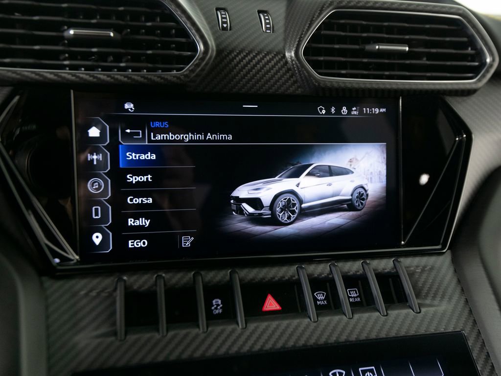 Used 2023 Lamborghini Urus Performante image 22