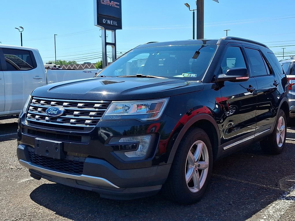 Used 2016 Ford Explorer XLT AWD/4WD image 2