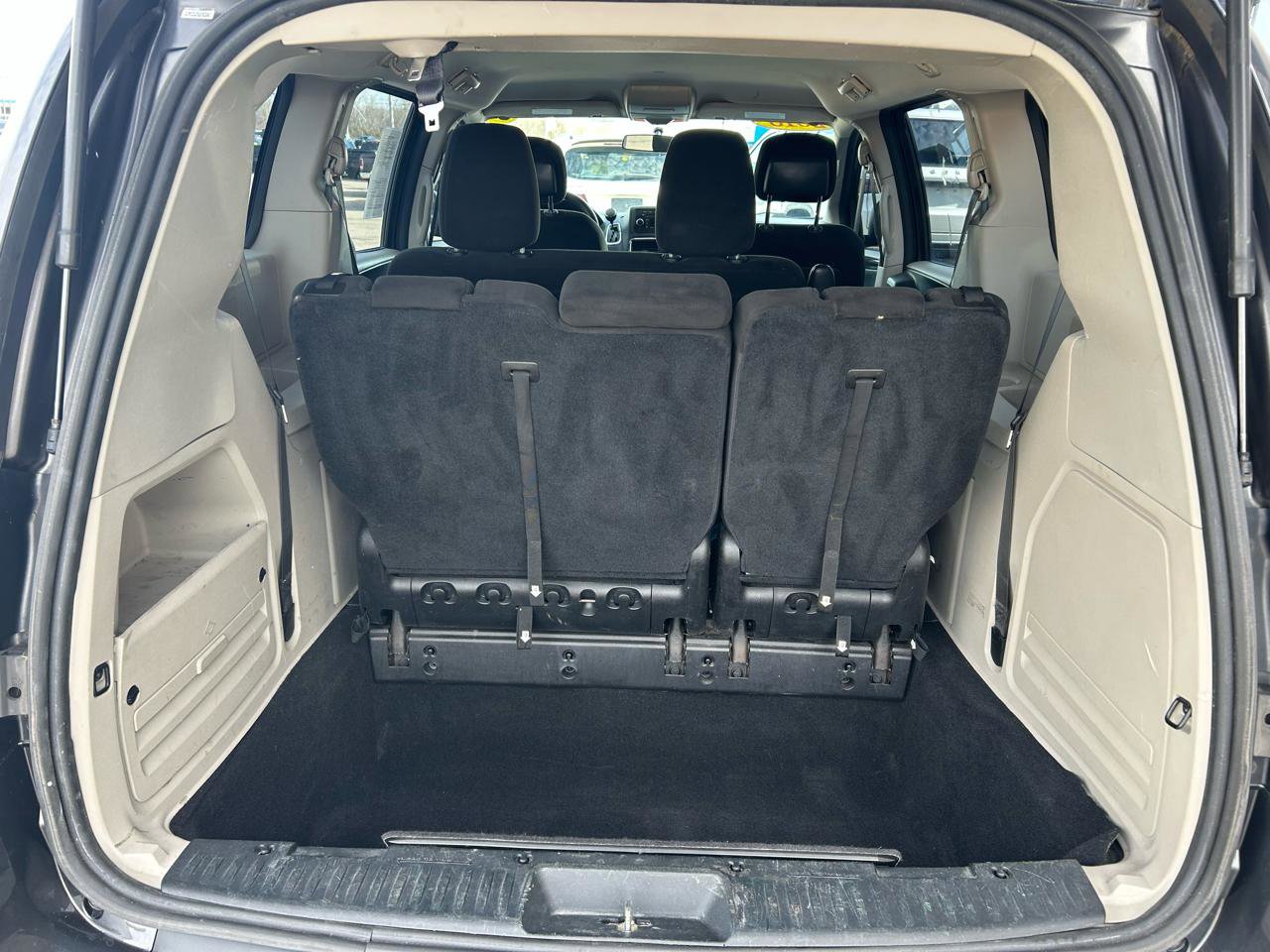 Used 2016 Dodge Grand Caravan SE image 14
