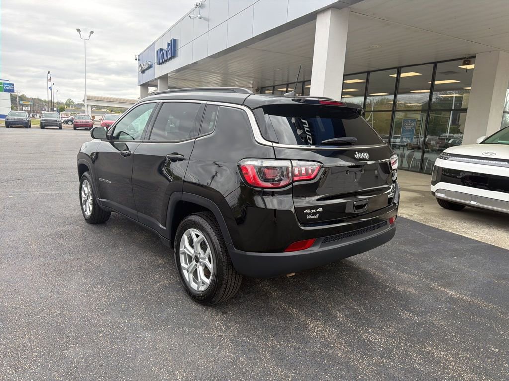 Used 2025 Jeep Compass Latitude image 7