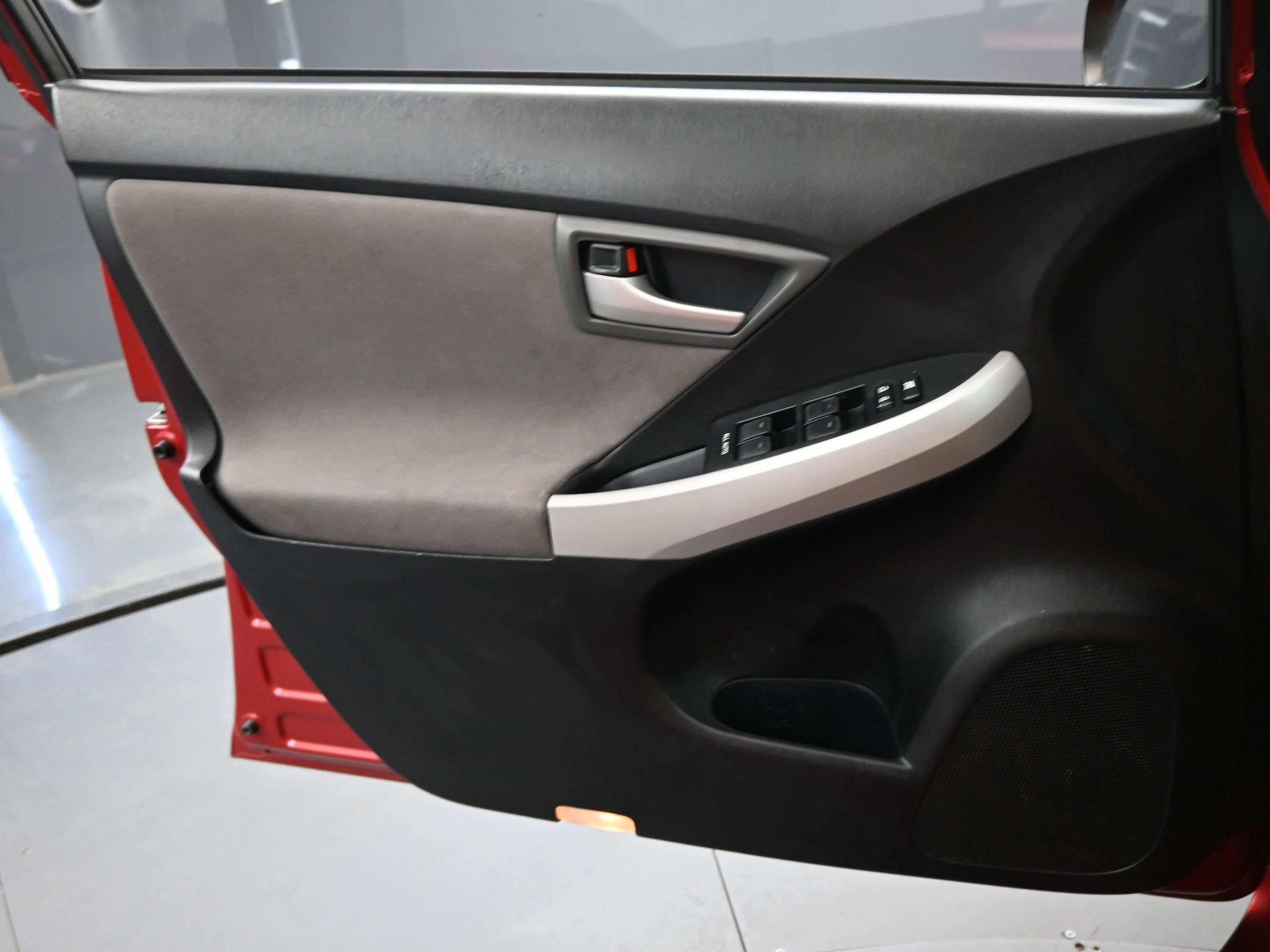 Used 2012 Toyota Prius Three image 13