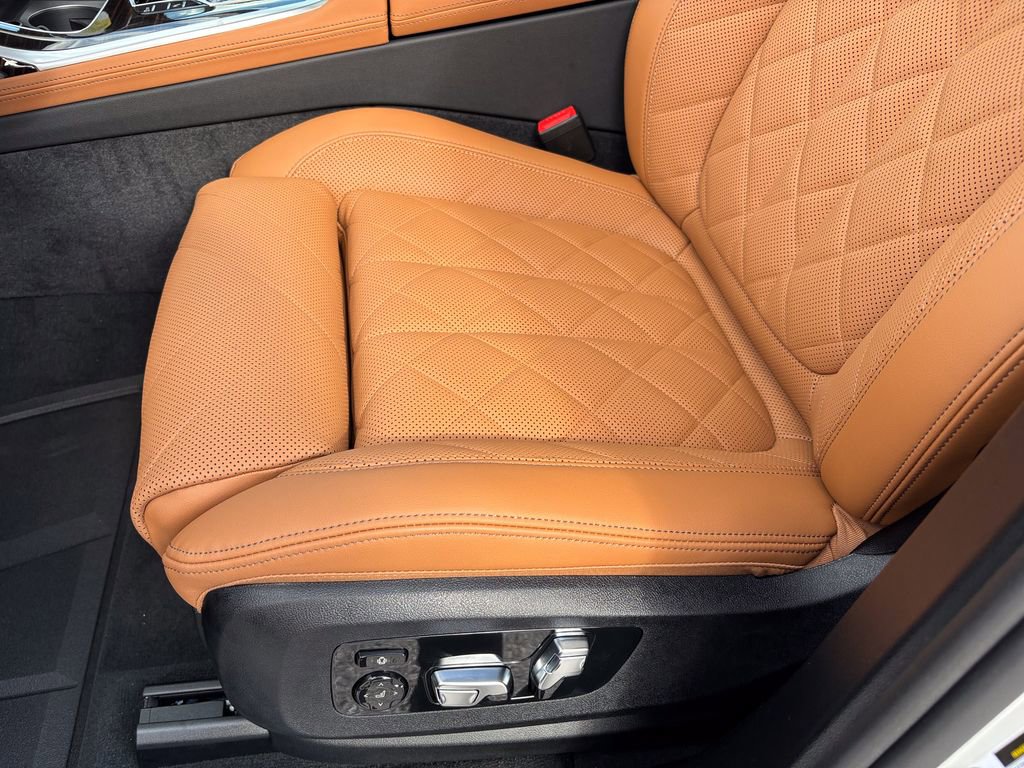 New 2026 BMW X7 xDrive40i AWD/4WD image 19