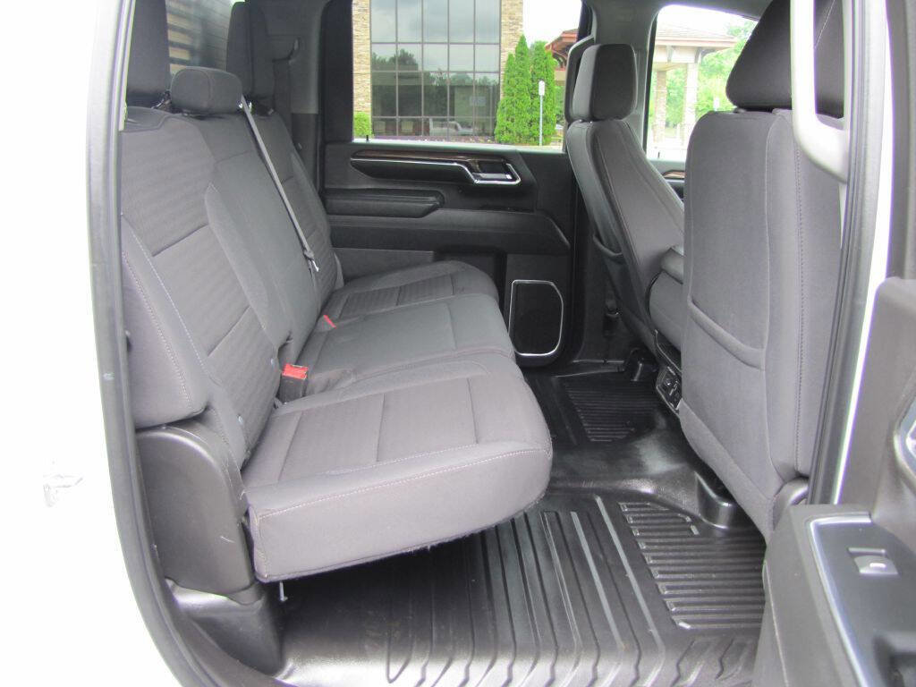 Used 2024 Chevrolet Silverado 2500 LT w/ Convenience Package AWD/4WD image 15